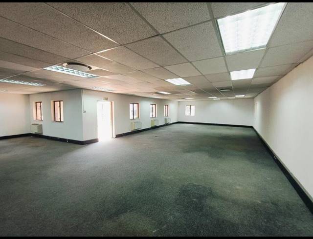 BUSINESS PROPERTY TO RENT IN CONSTANTIA KLOOF